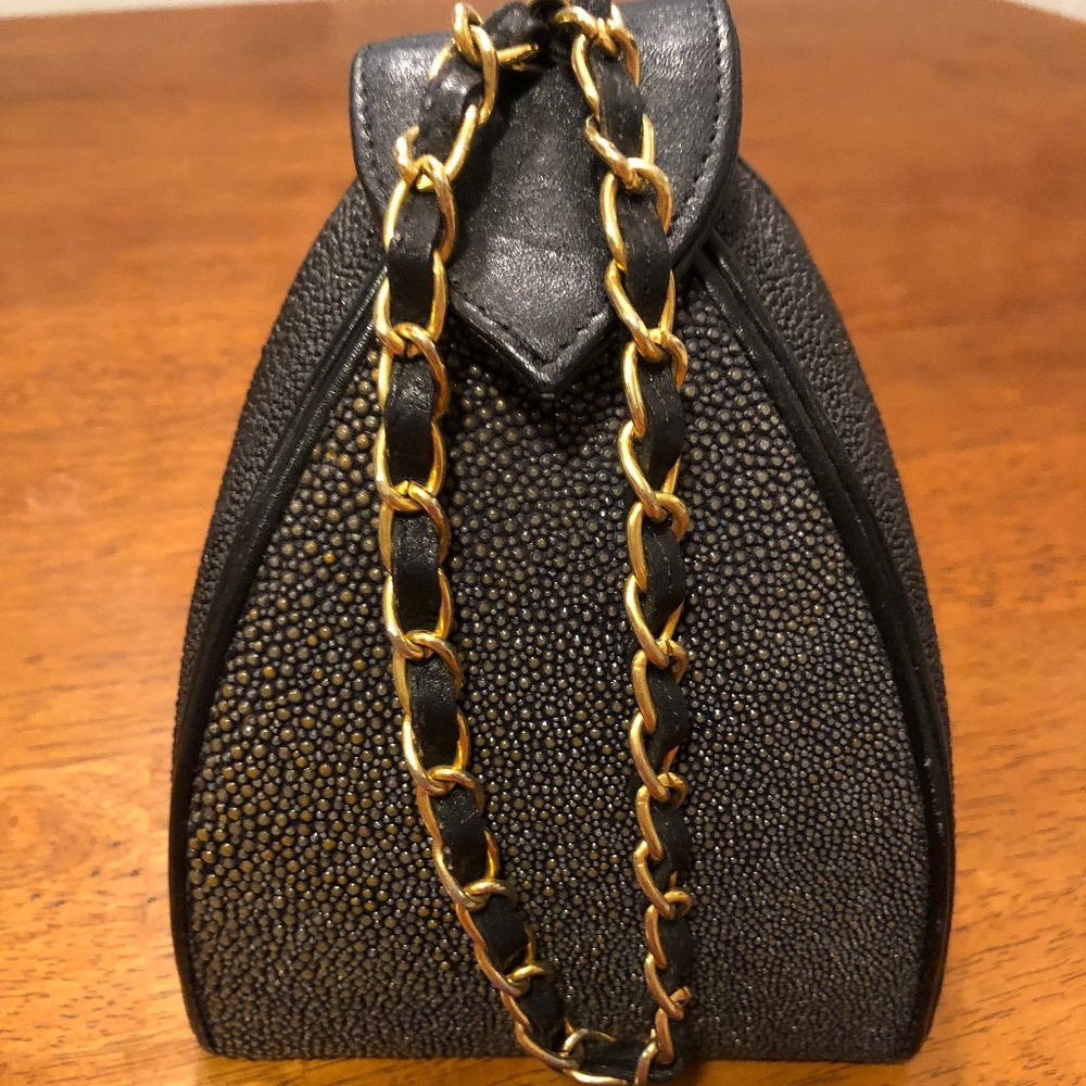 Stingray Black Leather Purse